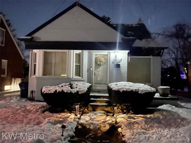 9979 Berwyn, Redford, MI 48239