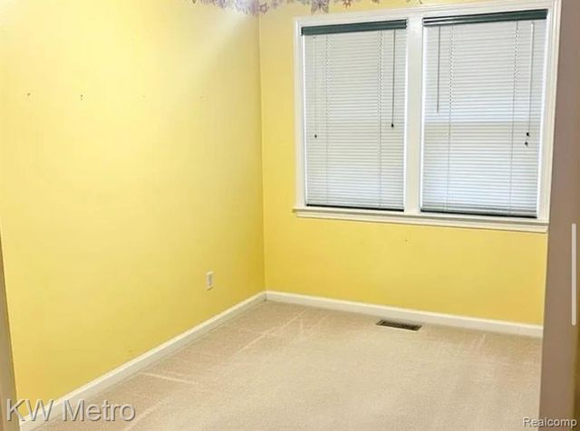 9979 Berwyn, Redford, MI 48239