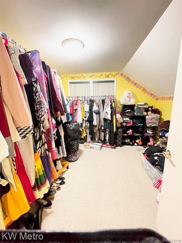 9979 Berwyn, Redford, MI 48239