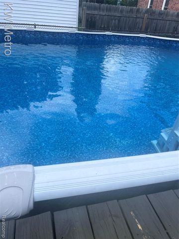 9979 Berwyn, Redford, MI 48239