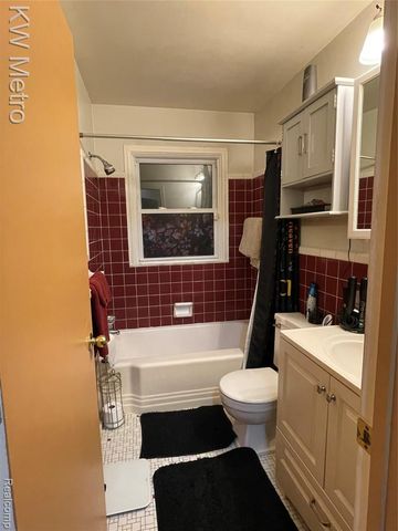 9979 Berwyn, Redford, MI 48239