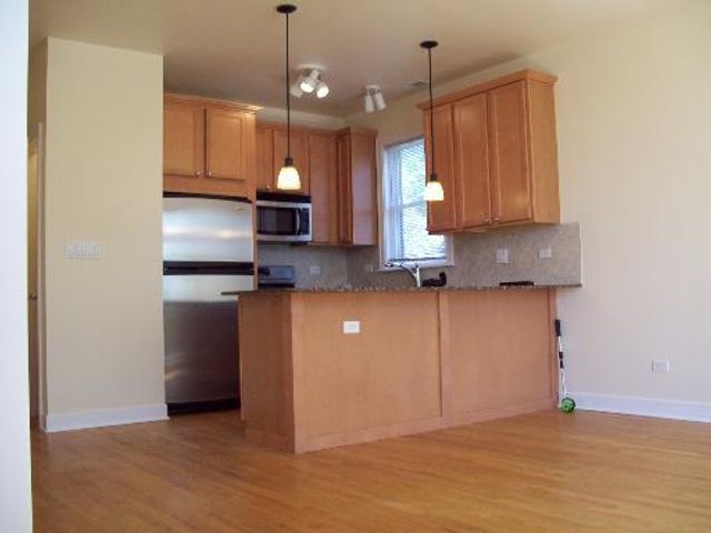 4116 W Congress Parkway 2, Chicago, IL 60624