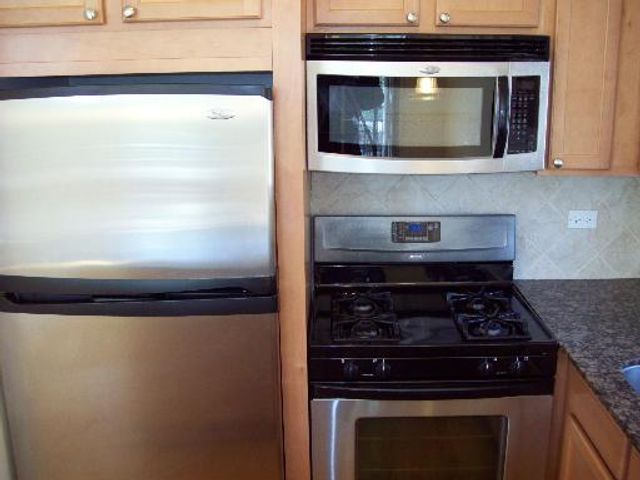 4116 W Congress Parkway 2, Chicago, IL 60624