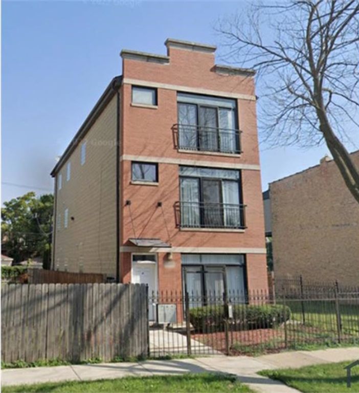 4116 W Congress Parkway 2, Chicago, IL 60624