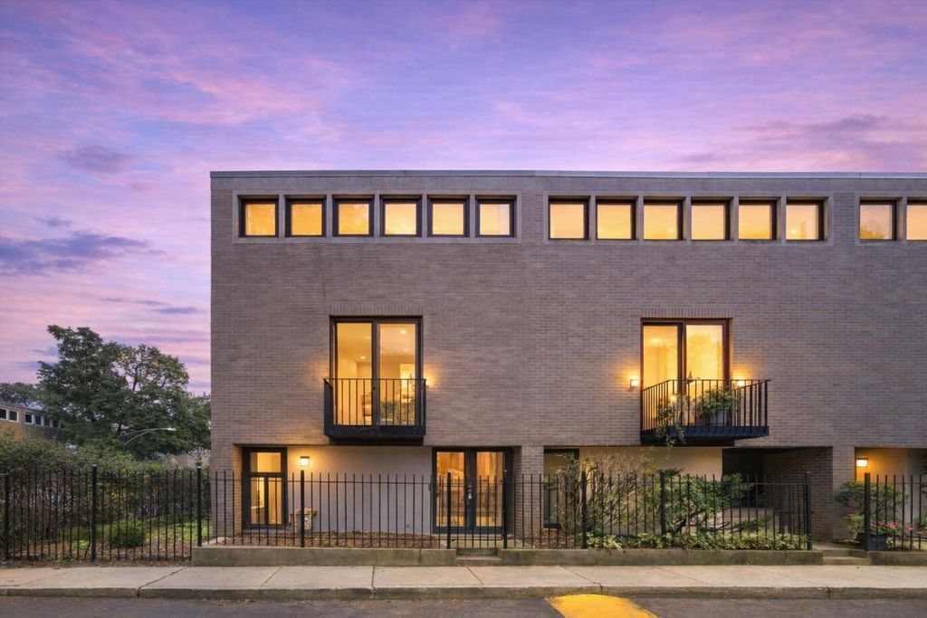 1473 E Park Place, Chicago, IL 60637 — exterior