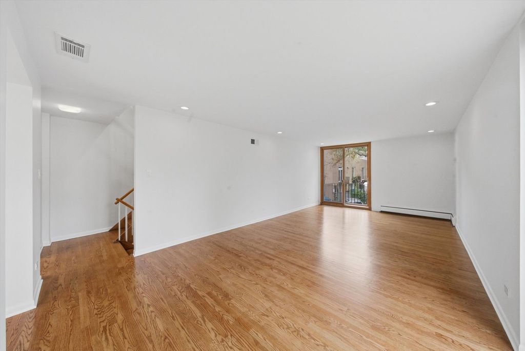 1473 E Park Place, Chicago, IL 60637 — photo 4