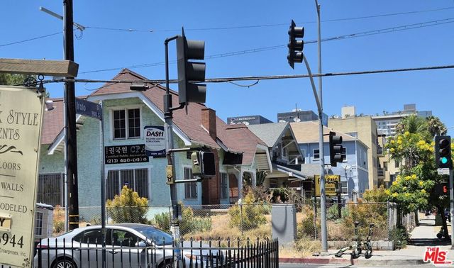 869 Irolo Street, Los Angeles, CA 90005