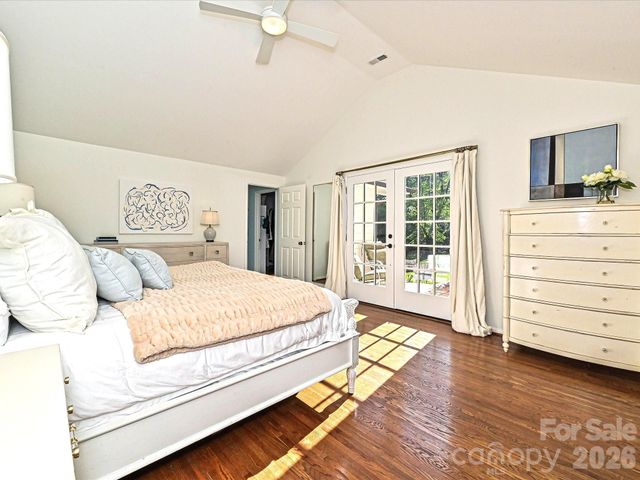 3131 Pinehurst Place, Charlotte, NC 28209