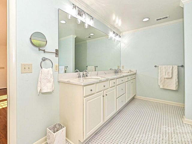 3131 Pinehurst Place, Charlotte, NC 28209