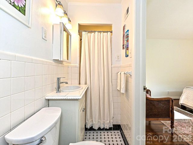 3131 Pinehurst Place, Charlotte, NC 28209