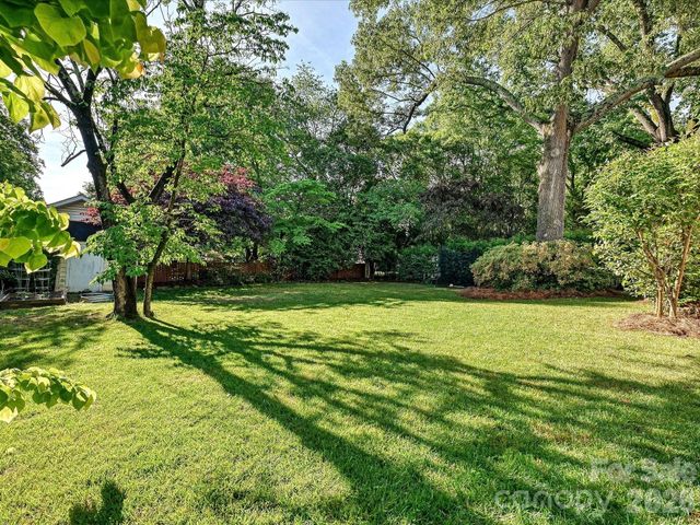 3131 Pinehurst Place, Charlotte, NC 28209