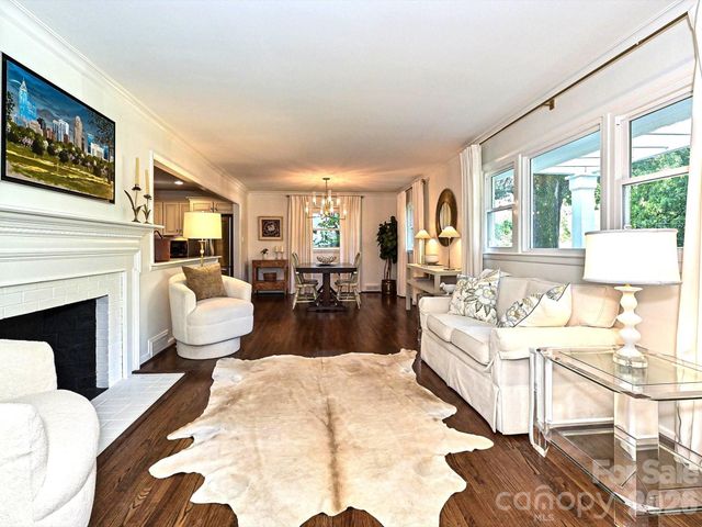 3131 Pinehurst Place, Charlotte, NC 28209