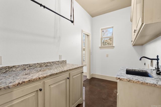 335 Vintage Cove, Conway, AR 72034