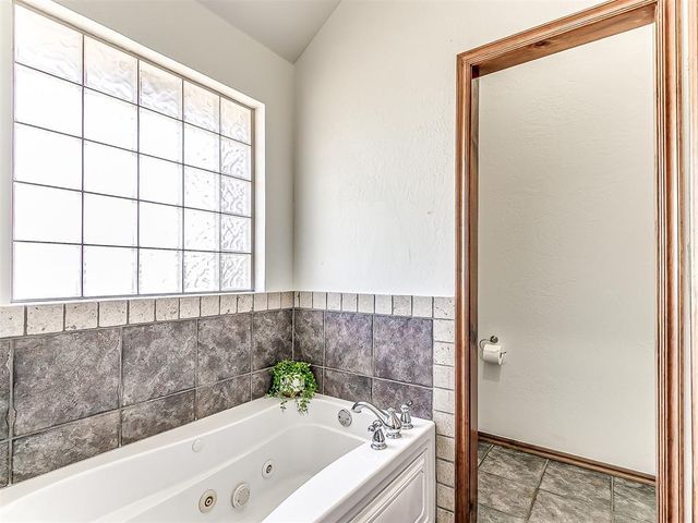 18900 Pawnee Creek Road, Cashion, OK 73016