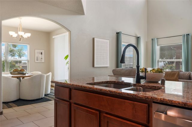 8700 Desert Finch Lane, Albuquerque, NM 87122