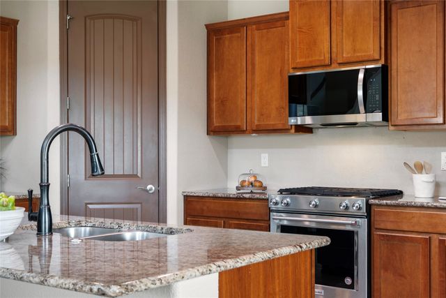 8700 Desert Finch Lane, Albuquerque, NM 87122