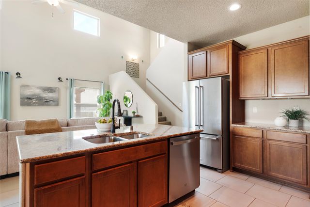 8700 Desert Finch Lane, Albuquerque, NM 87122