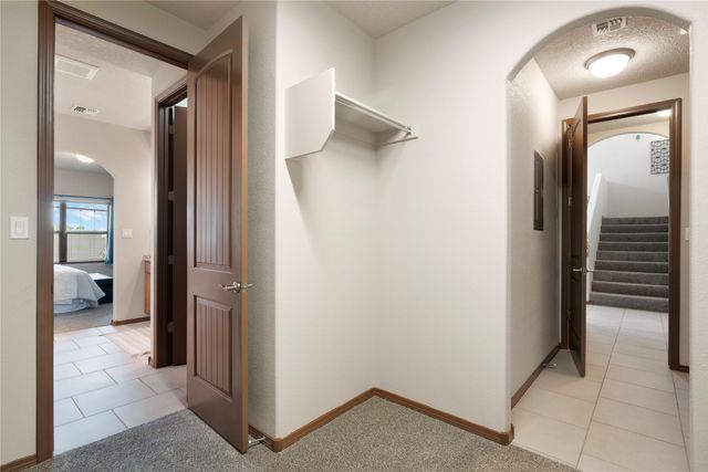 8700 Desert Finch Lane, Albuquerque, NM 87122