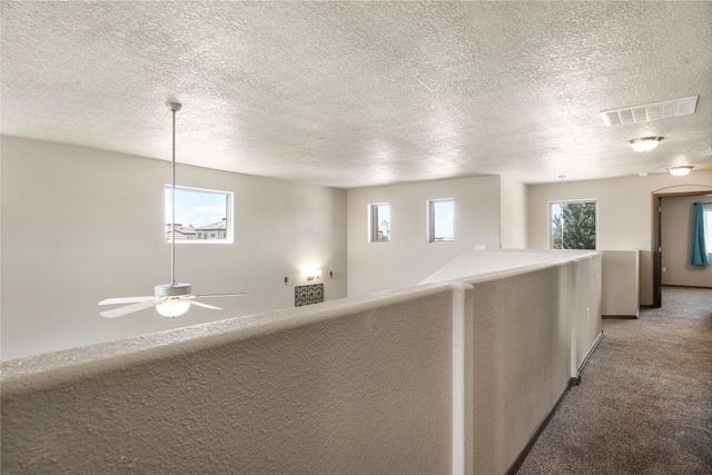 8700 Desert Finch Lane, Albuquerque, NM 87122