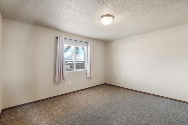 8700 Desert Finch Lane, Albuquerque, NM 87122