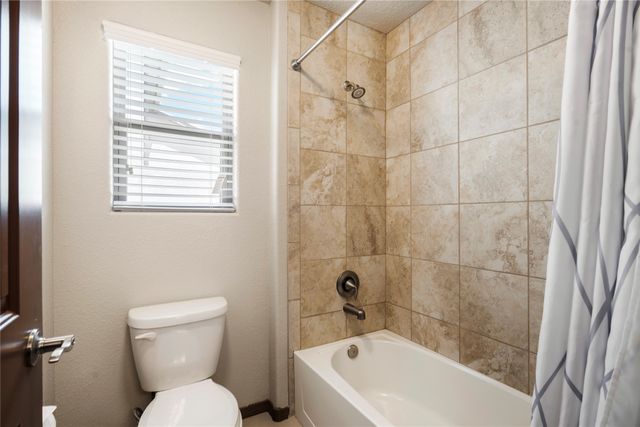8700 Desert Finch Lane, Albuquerque, NM 87122