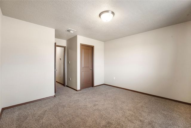 8700 Desert Finch Lane, Albuquerque, NM 87122