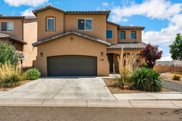 8700 Desert Finch Lane, Albuquerque, NM 87122