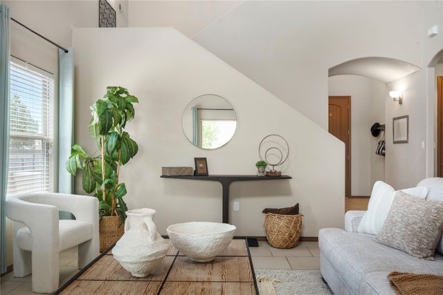 8700 Desert Finch Lane, Albuquerque, NM 87122