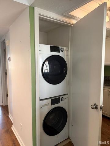 9052 S Pointe Ridge Lane, Bloomington, IN 47401