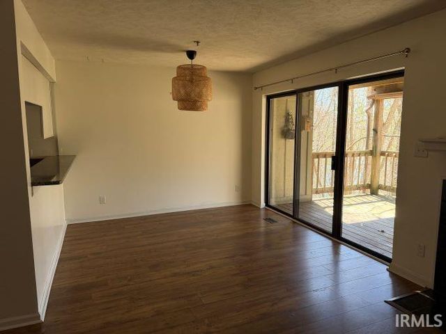 9052 S Pointe Ridge Lane, Bloomington, IN 47401