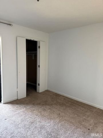 9052 S Pointe Ridge Lane, Bloomington, IN 47401