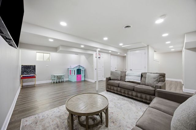 11139 RAVENGATE Court, Orland Park, IL 60467