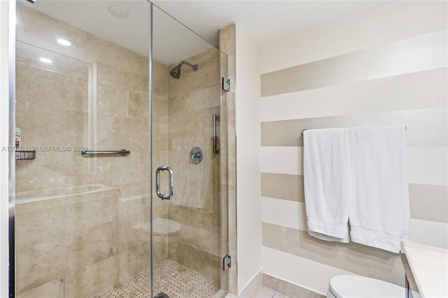 20281 E Country Club Dr 2101, Aventura, FL 33180