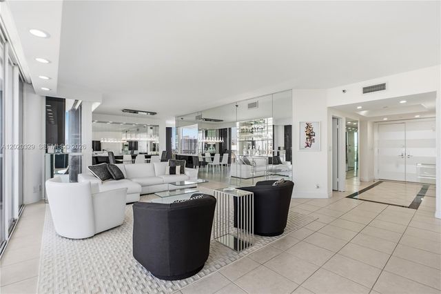 20281 E Country Club Dr 2101, Aventura, FL 33180
