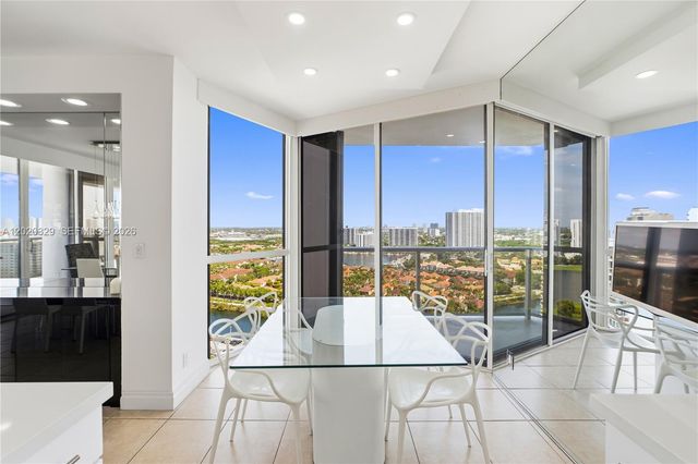 20281 E Country Club Dr 2101, Aventura, FL 33180