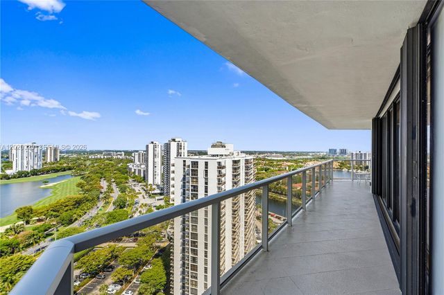 20281 E Country Club Dr 2101, Aventura, FL 33180