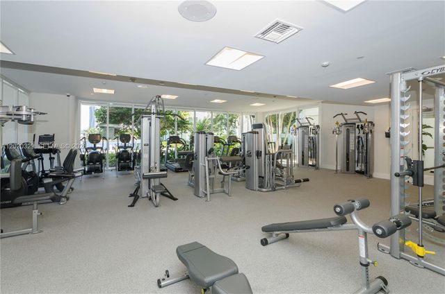 20281 E Country Club Dr 2101, Aventura, FL 33180