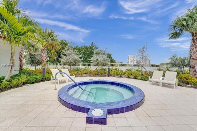 20281 E Country Club Dr 2101, Aventura, FL 33180