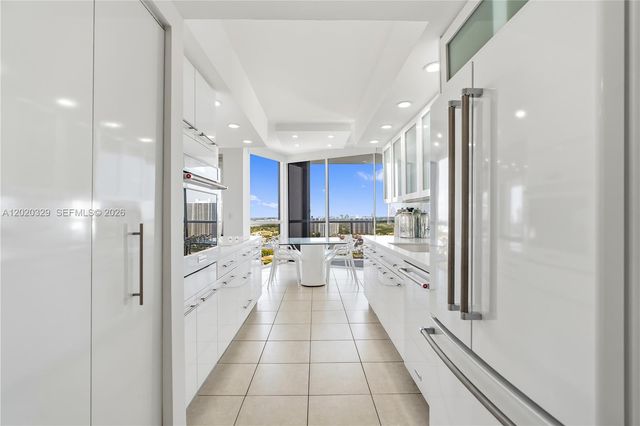 20281 E Country Club Dr 2101, Aventura, FL 33180