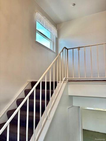 14022 Stoeflet Street, Rockwood, MI 48173