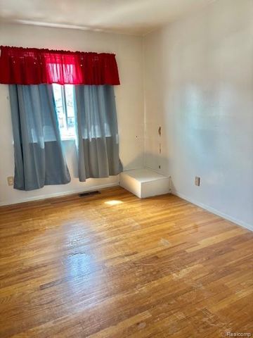 14022 Stoeflet Street, Rockwood, MI 48173