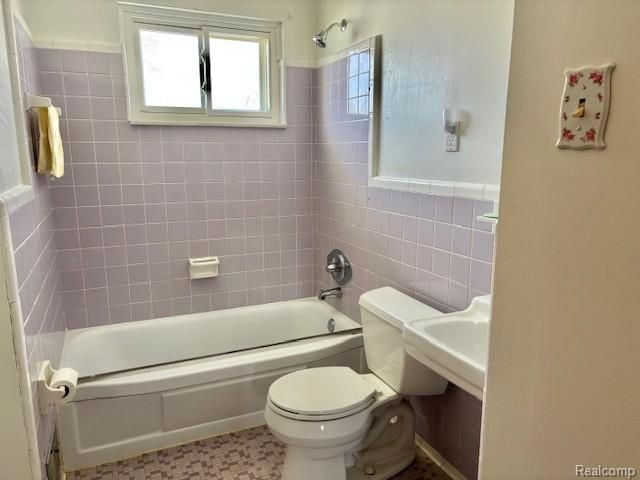 14022 Stoeflet Street, Rockwood, MI 48173