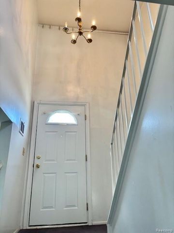 14022 Stoeflet Street, Rockwood, MI 48173