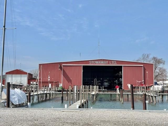 14022 Stoeflet Street, Rockwood, MI 48173