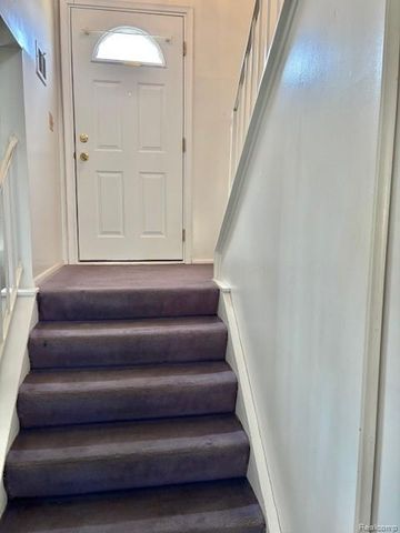 14022 Stoeflet Street, Rockwood, MI 48173