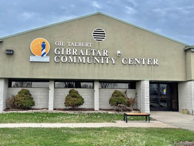 14022 Stoeflet Street, Rockwood, MI 48173