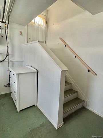 14022 Stoeflet Street, Rockwood, MI 48173