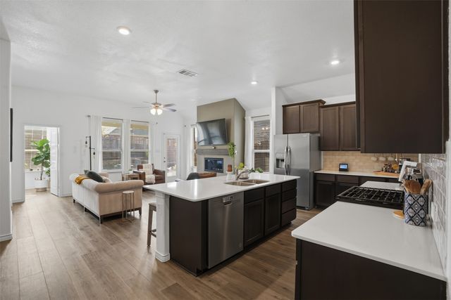 10408 Autumn Leaves Lane, Aubrey, TX 76227