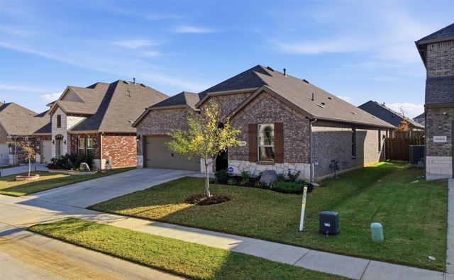 10408 Autumn Leaves Lane, Aubrey, TX 76227