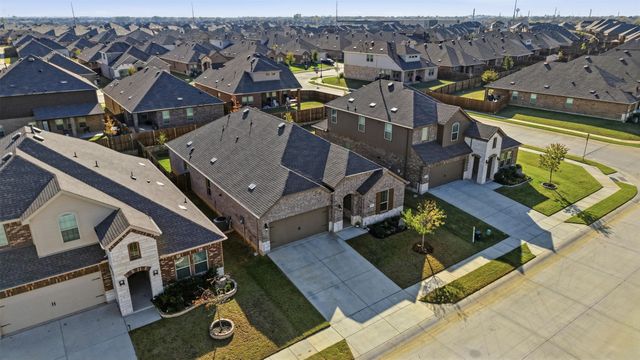 10408 Autumn Leaves Lane, Aubrey, TX 76227